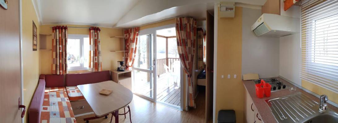 Camping Les Lacs D'Armagnac Bretagne-d'Armagnac Exterior photo